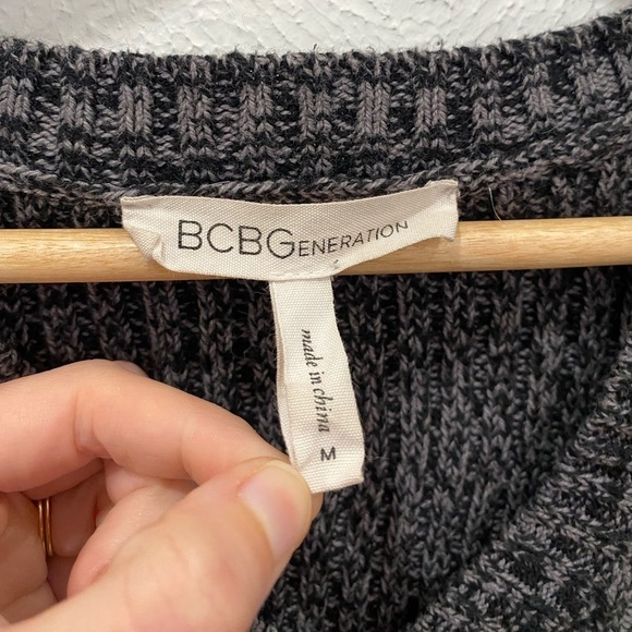 BCBG Generation Y2K 90s Grey Sweater Cutout Tunic sz M - Picture 3 of 6